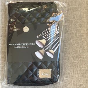 It cosmetics 6 piece brush set